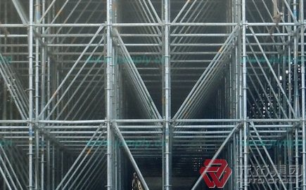 盤扣式腳手架配件、立桿的使用