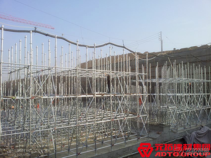 盤扣式腳手架在搭設(shè)過(guò)程中需要哪些技術(shù)措施？